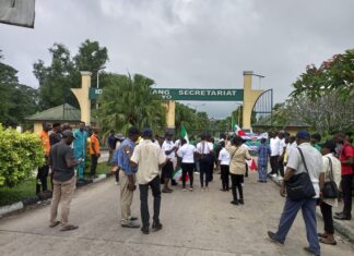 Labour Shuts Down Akwa Ibom State Secretariat Scaled.jpg