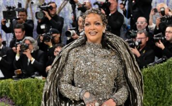 Rihanna 2 met gala te 260504 22cbf8